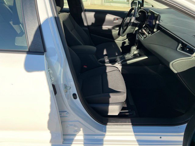 Used 2025 Toyota Corolla LE AWD/4WD image 32
