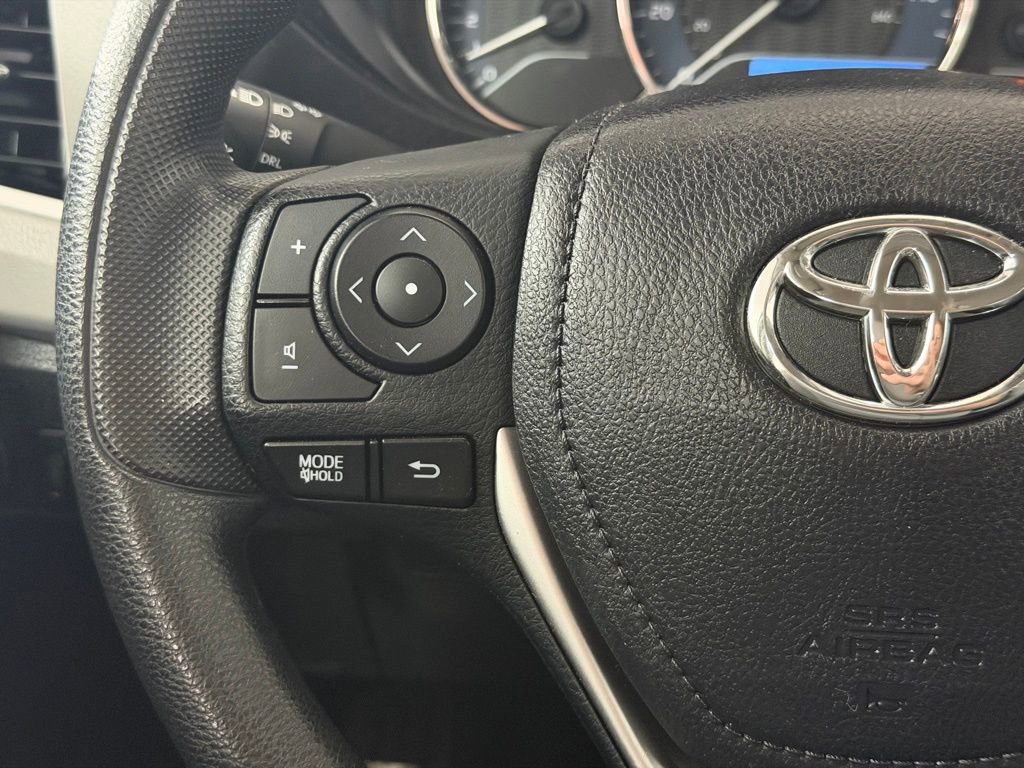 Used 2016 Toyota Corolla LE image 12