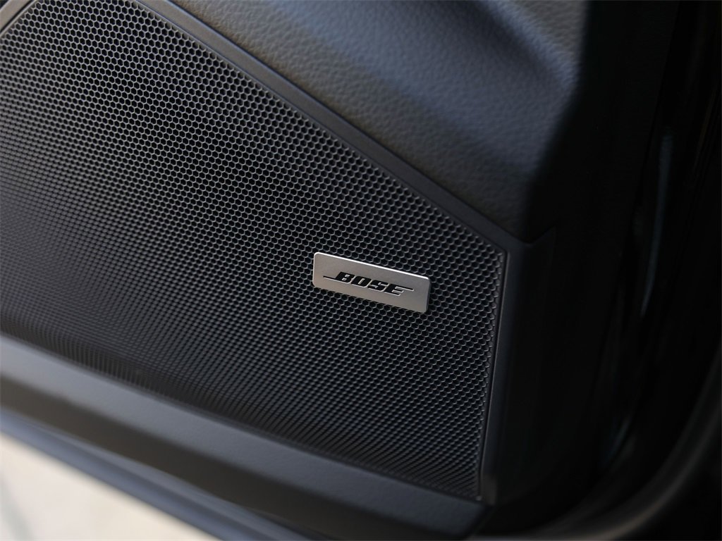 Certified 2023 Porsche Cayenne Platinum Edition image 32