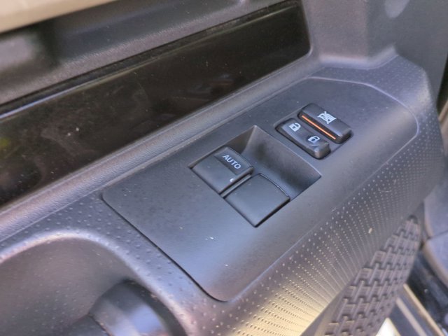 Used 2012 Toyota FJ Cruiser 4WD w/ Upgrade Pkg image 10