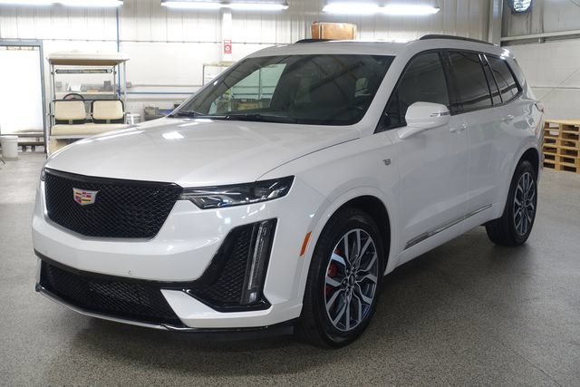 Used 2024 Cadillac XT6 Sport w/ LPO, Floor Liner Package AWD/4WD image 3