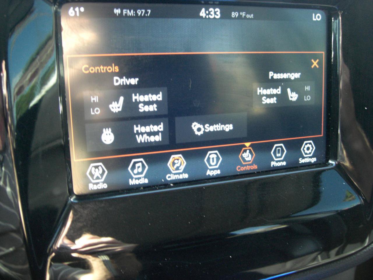 Used 2021 Jeep Compass Latitude w/ Sun and Sound Group AWD/4WD image 25