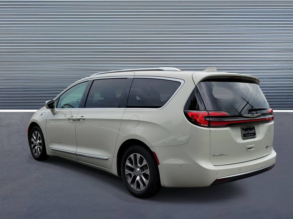 Used 2021 Chrysler Pacifica Pinnacle FWD image 4