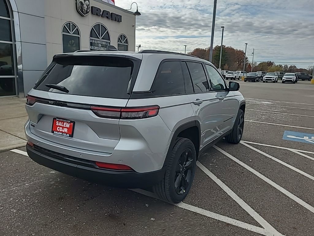 New 2025 Jeep Grand Cherokee 4WD image 15