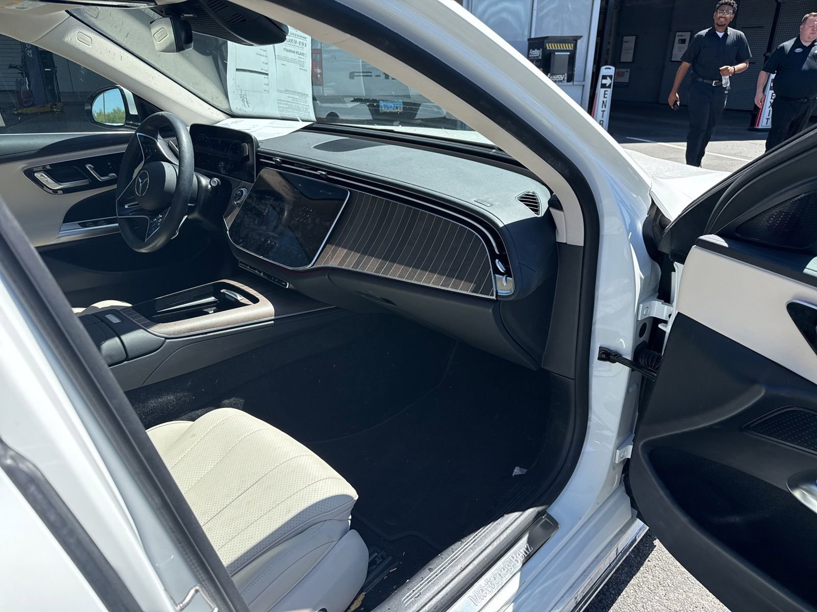 Used 2025 Mercedes-Benz E 350 Sedan image 12
