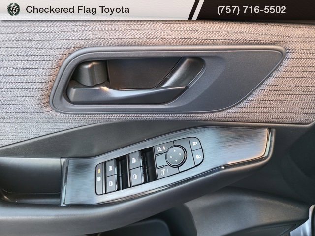 Used 2023 Nissan Rogue S image 20