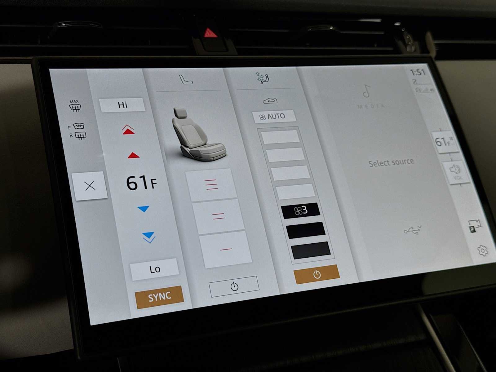 Used 2025 Land Rover Range Rover Evoque Dynamic SE AWD/4WD image 16