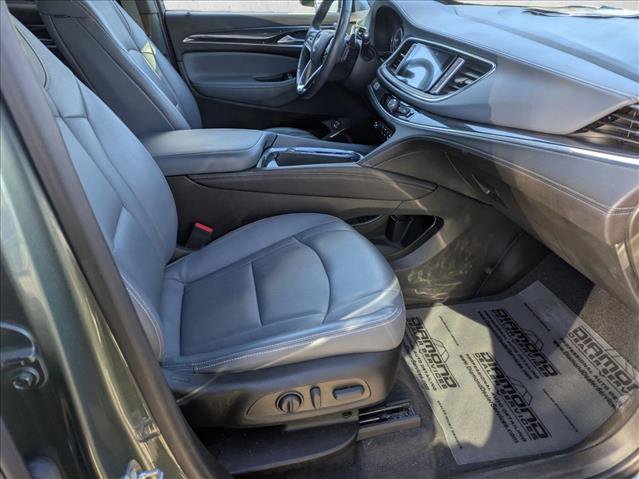 Used 2023 Buick Enclave Essence image 20