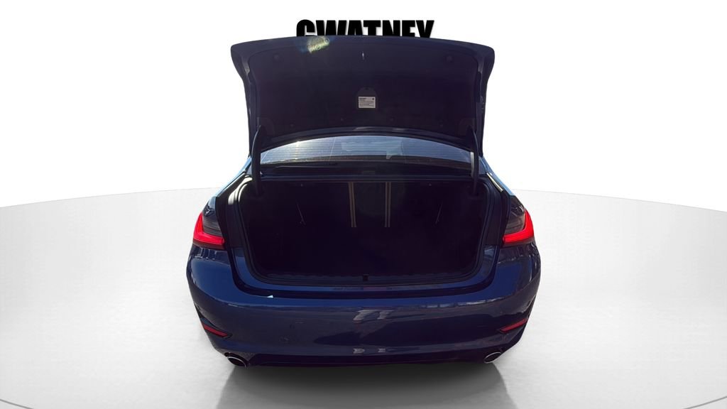 Used 2021 BMW 330i xDrive Sedan w/ Driving Assistance Package image 15