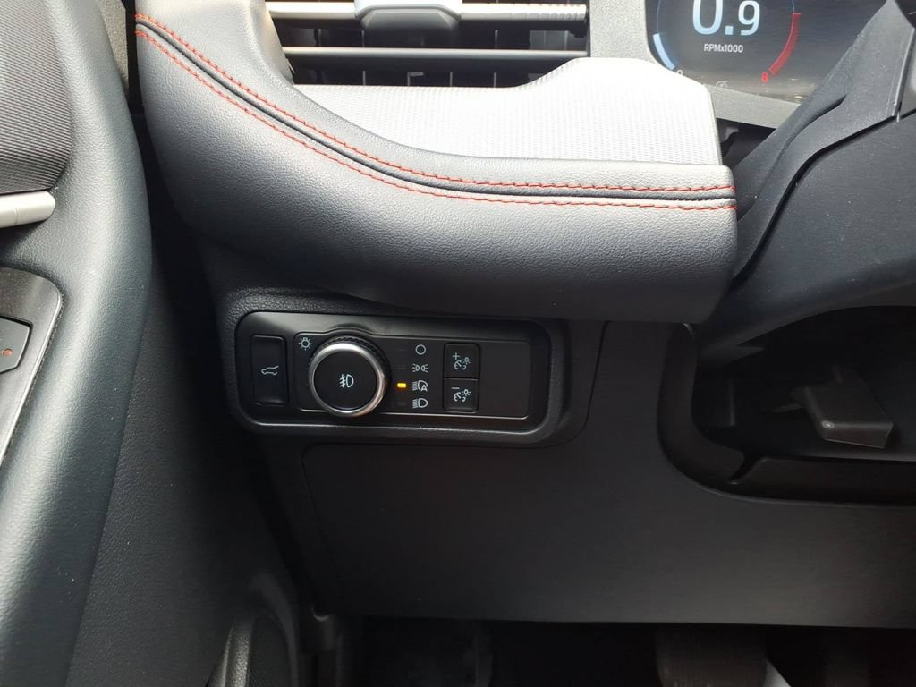 Certified 2025 Ford Explorer ST-Line AWD/4WD image 17