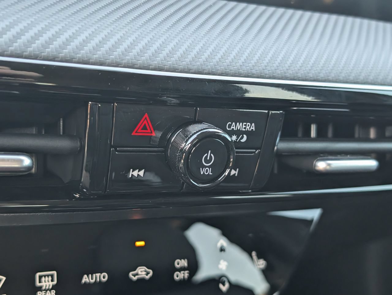 New 2027 Nissan Kicks SR FWD image 12