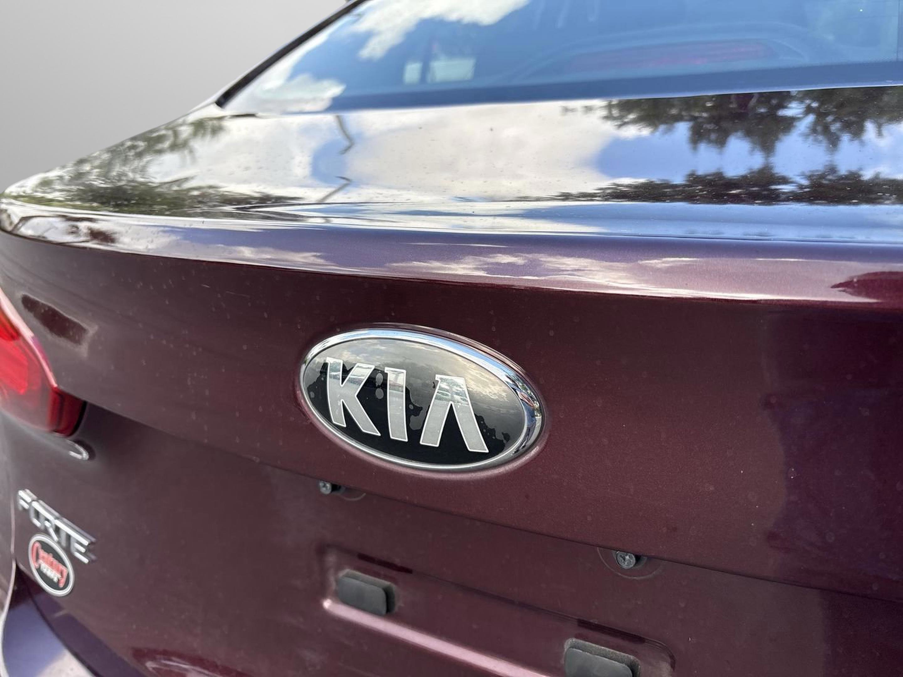 Used 2017 Kia Forte LX FWD image 29