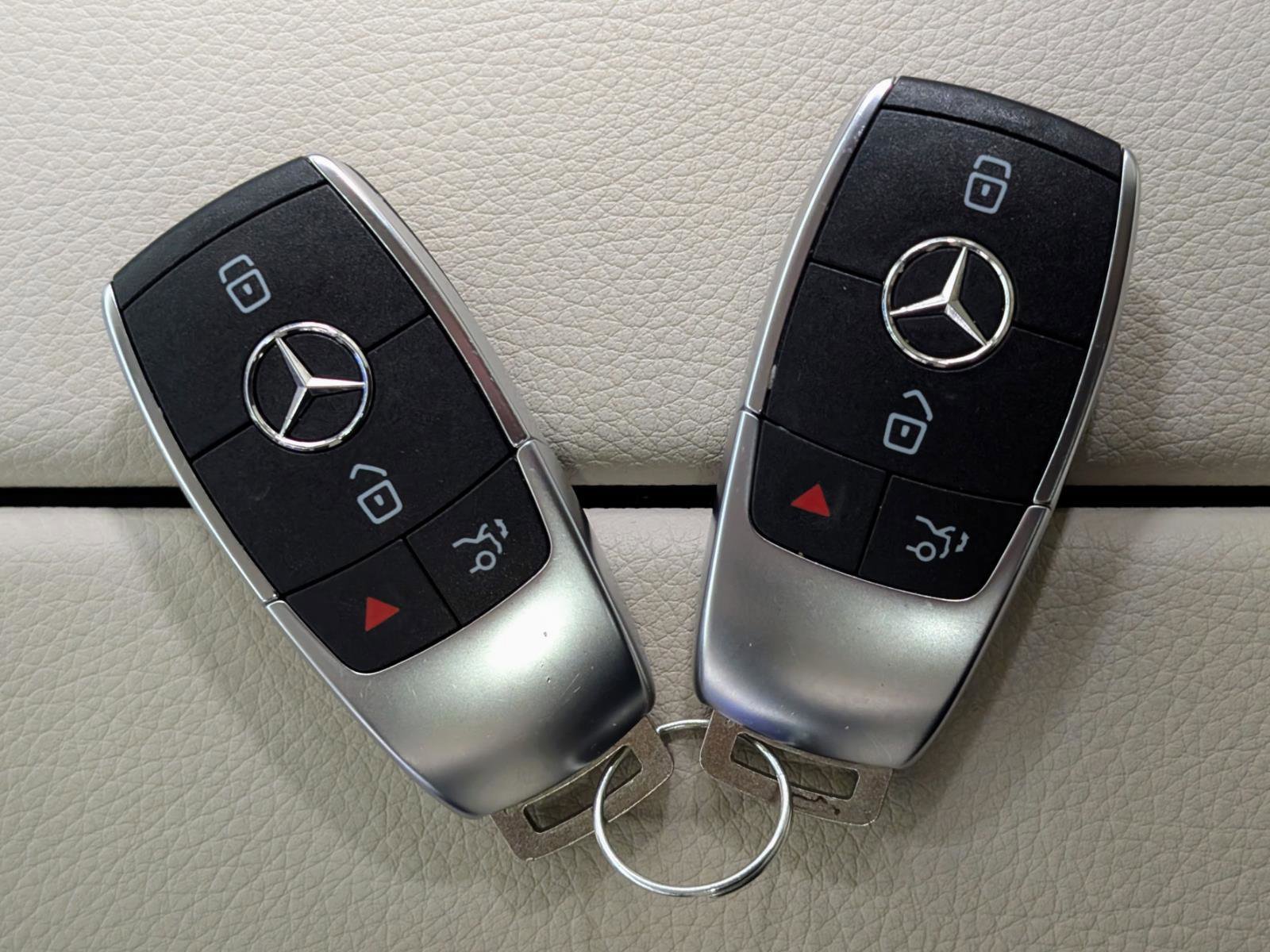 Used 2024 Mercedes-Benz GLE 350 4MATIC w/ AMG Line Exterior image 45