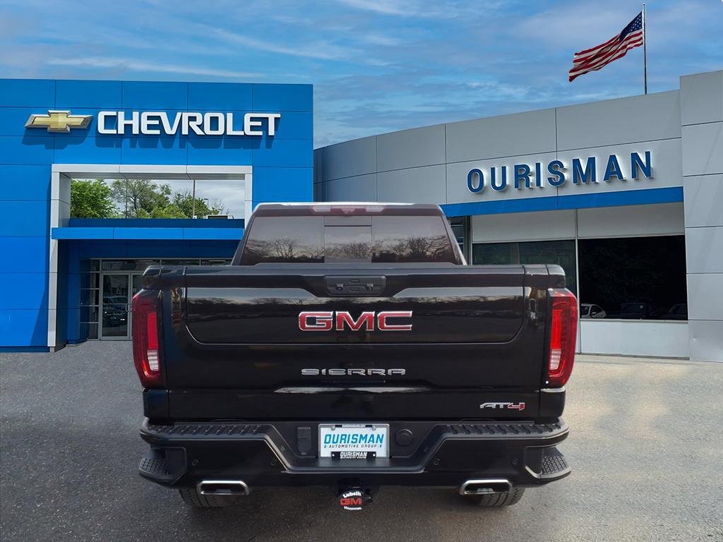Used 2024 GMC Sierra 1500 AT4 w/ Technology Package image 4