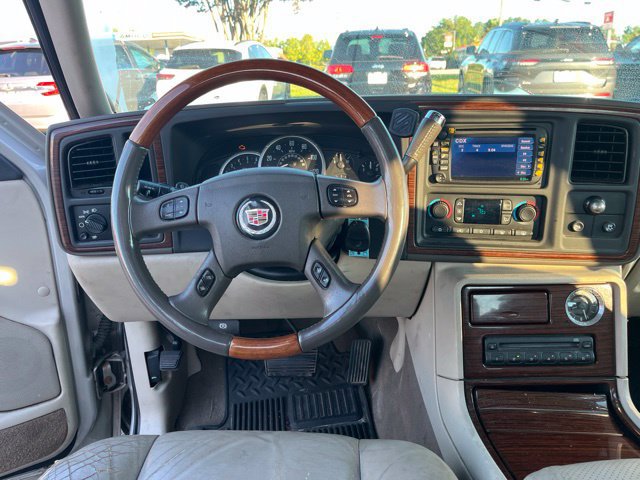 Used 2004 Cadillac Escalade EXT AWD/4WD image 16