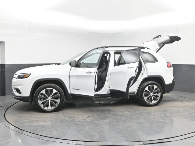 Used 2022 Jeep Cherokee Limited w/ Elite Package AWD/4WD image 56