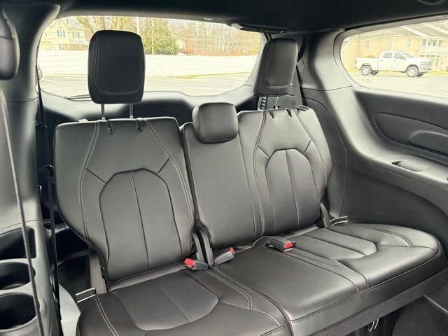 New 2026 Chrysler Voyager LX image 30