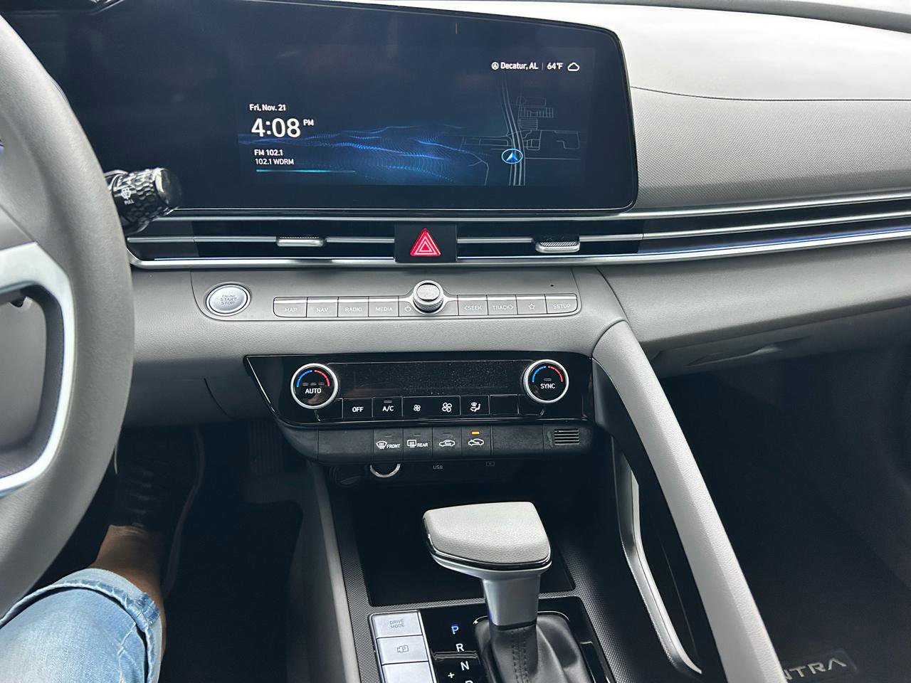 Used 2024 Hyundai Elantra SEL image 4