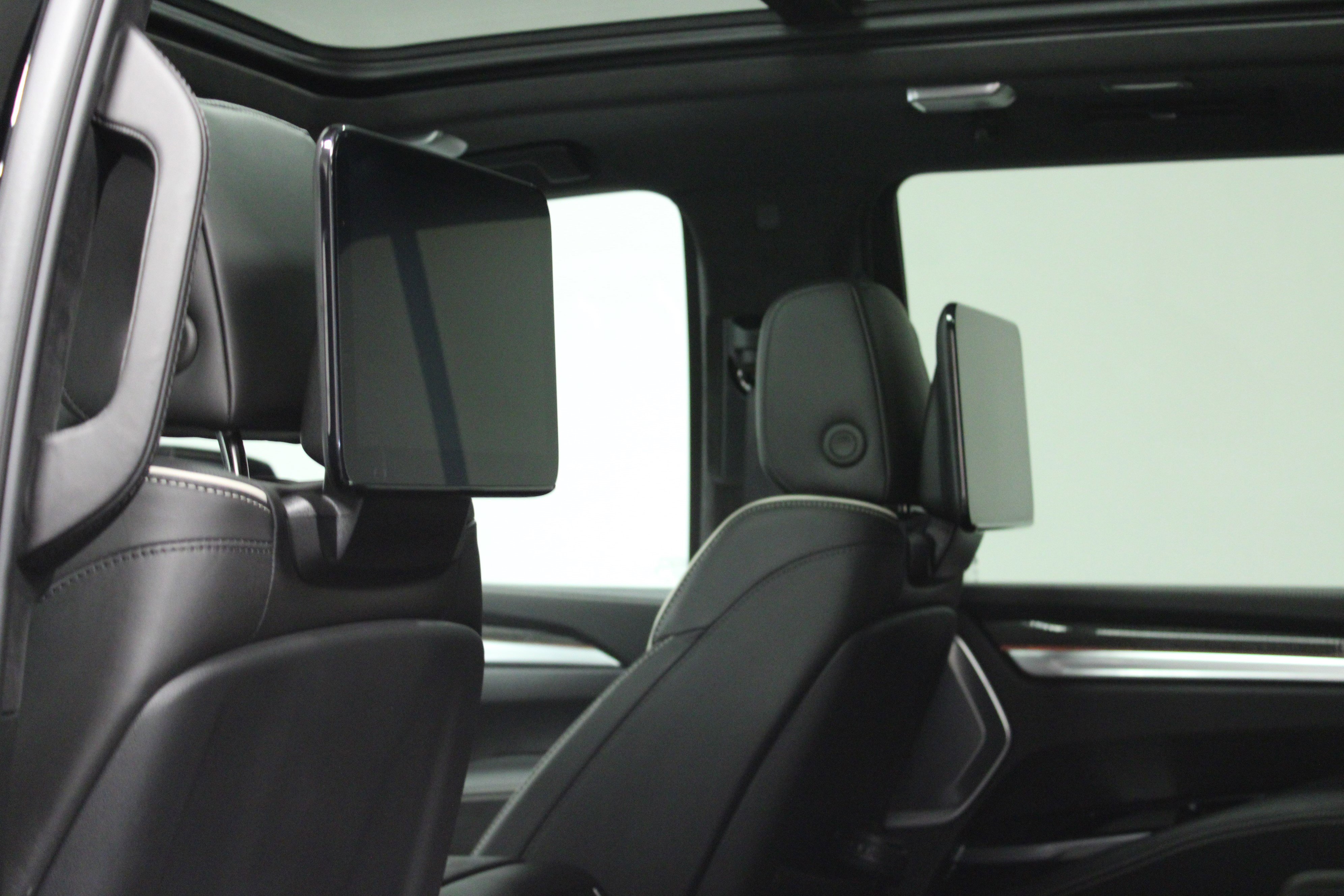 Used 2025 Cadillac Escalade V image 13