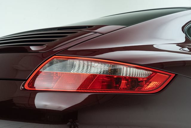 Used 2005 Porsche 911 Carrera S RWD image 15