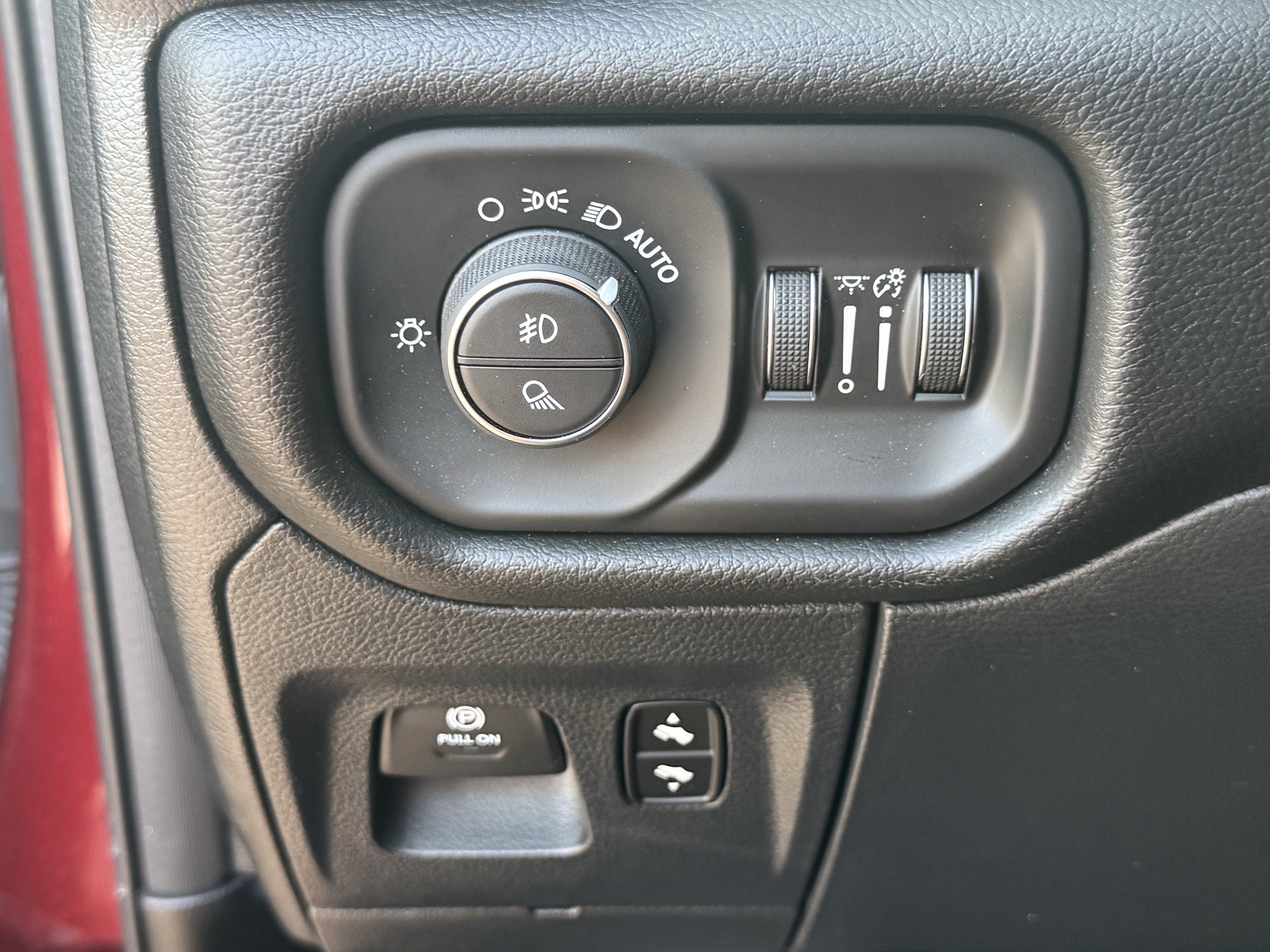 Used 2025 RAM 1500 Laramie w/ Laramie Southwest Edition AWD/4WD image 19
