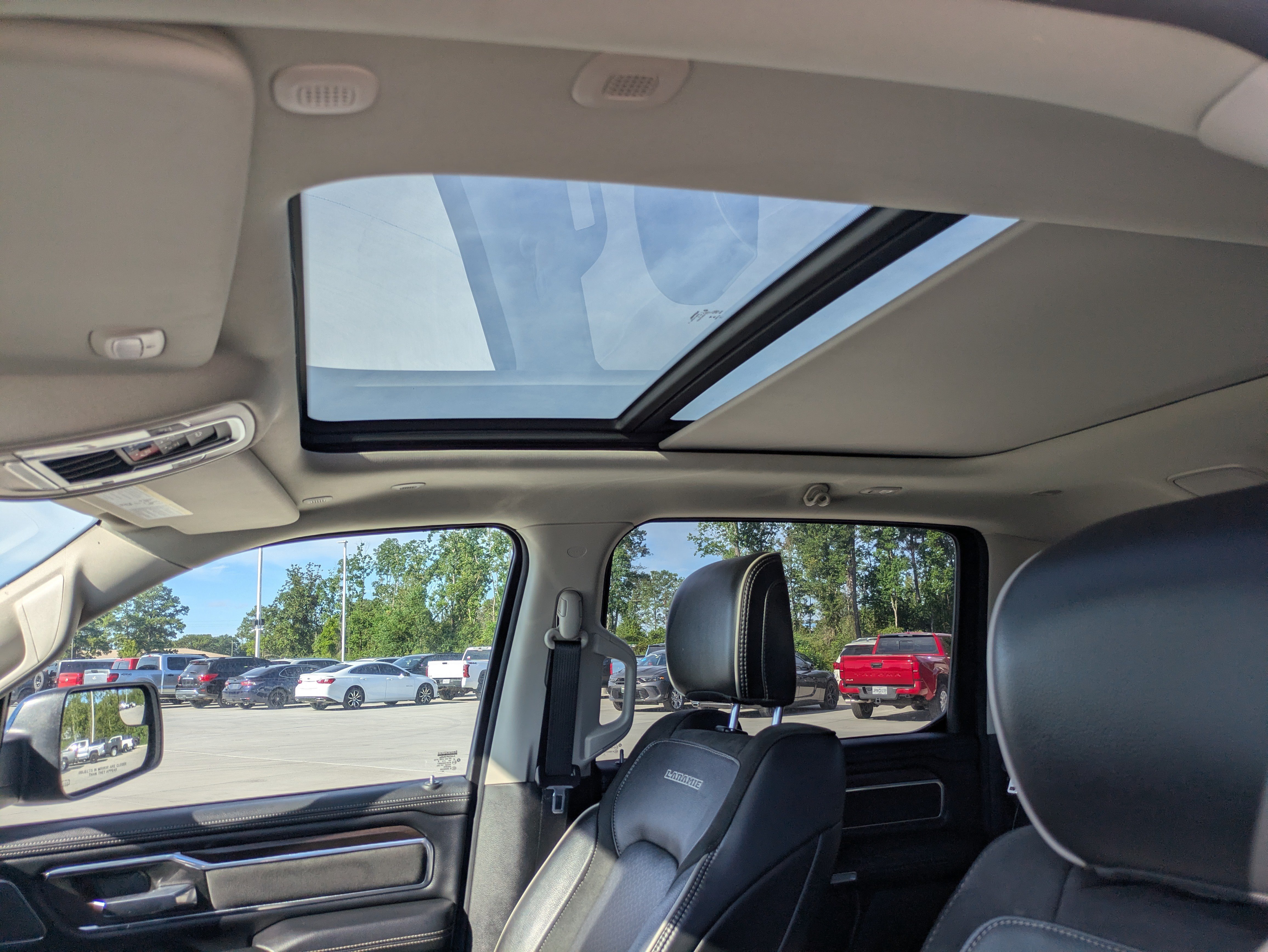 Used 2022 RAM 1500 Laramie RWD image 13