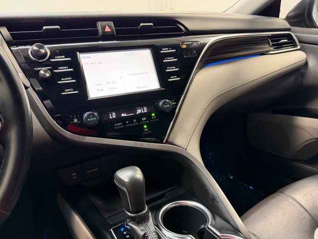 Used 2018 Toyota Camry XLE FWD image 18