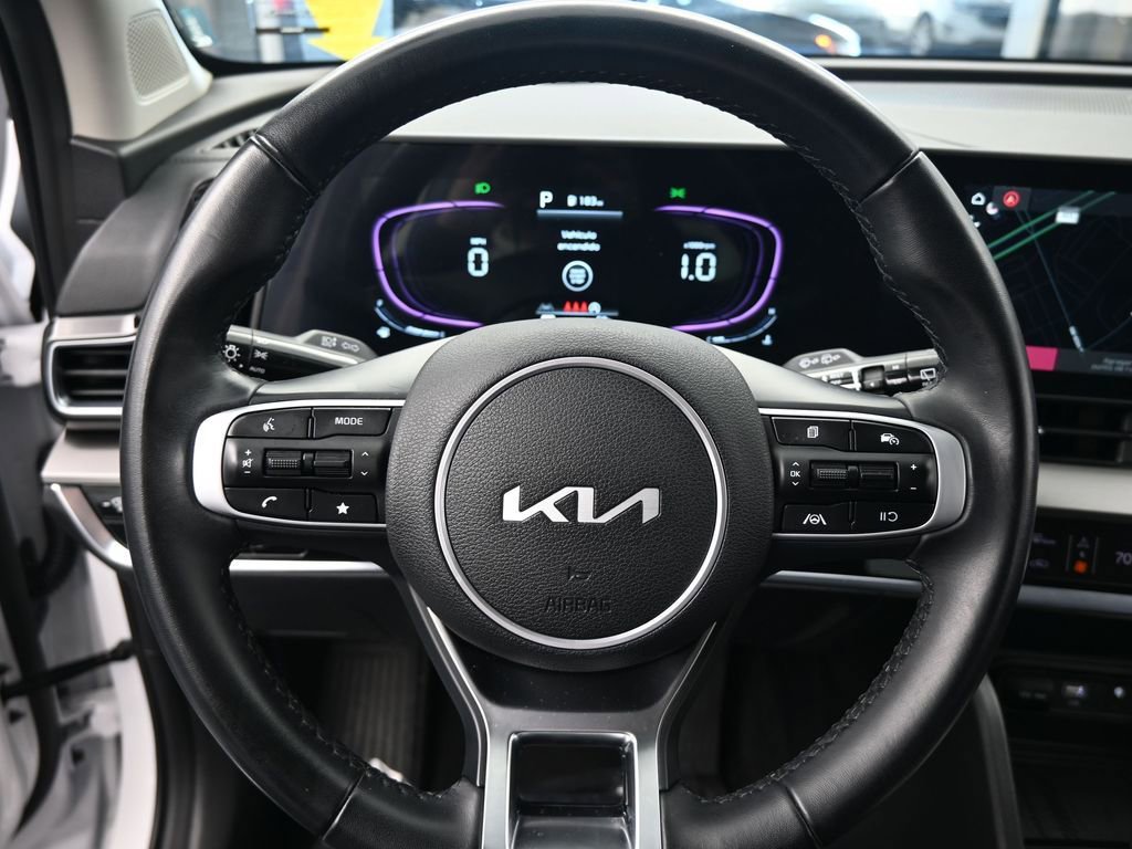 Used 2025 Kia Sportage EX image 15