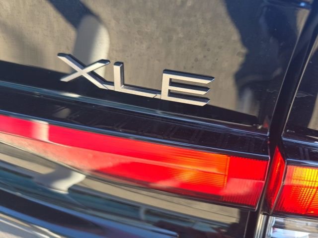 Used 2024 Toyota Prius XLE image 7