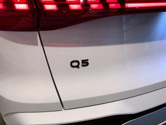 Certified 2025 Audi Q5 Premium w/ Convenience Package AWD/4WD image 18