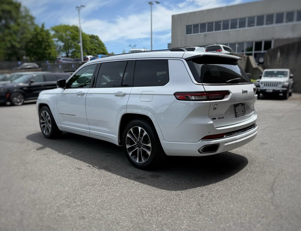 Used 2022 Jeep Grand Cherokee L Overland w/ Advanced Protech Group III AWD/4WD image 12