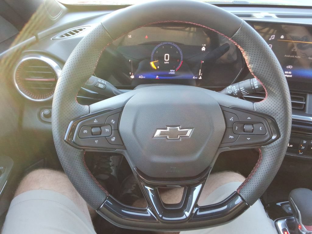 New 2026 Chevrolet Trax RS w/ Sunroof Package FWD image 24