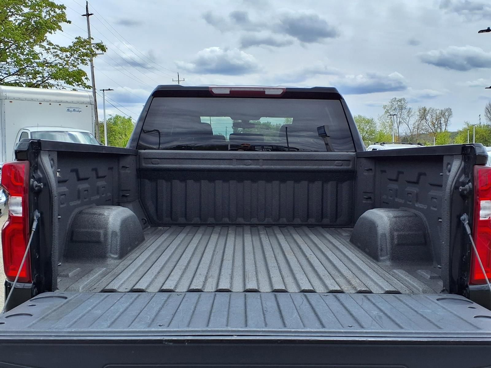 Used 2021 Chevrolet Silverado 1500 Custom Trail Boss w/ LPO, Dark Essentials Package AWD/4WD image 9
