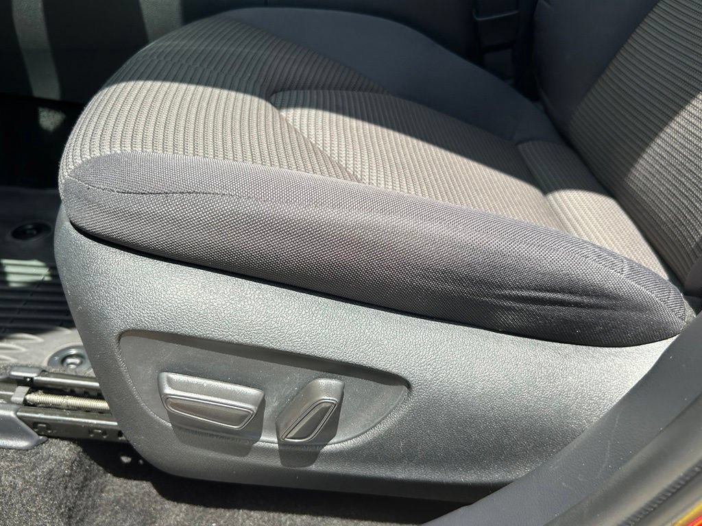 Used 2024 Toyota Highlander LE FWD image 45