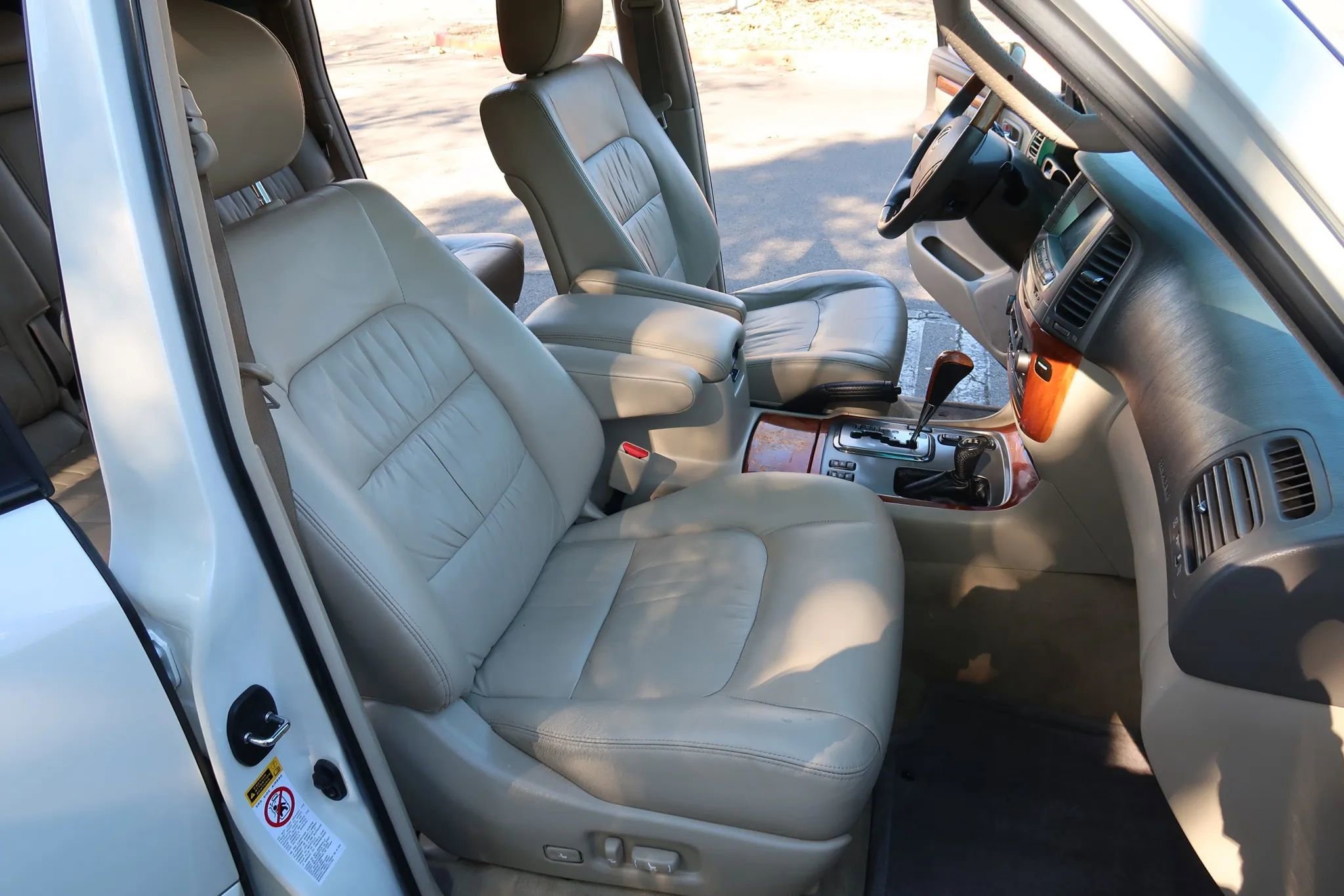 Used 2005 Lexus LX 470 4WD image 22