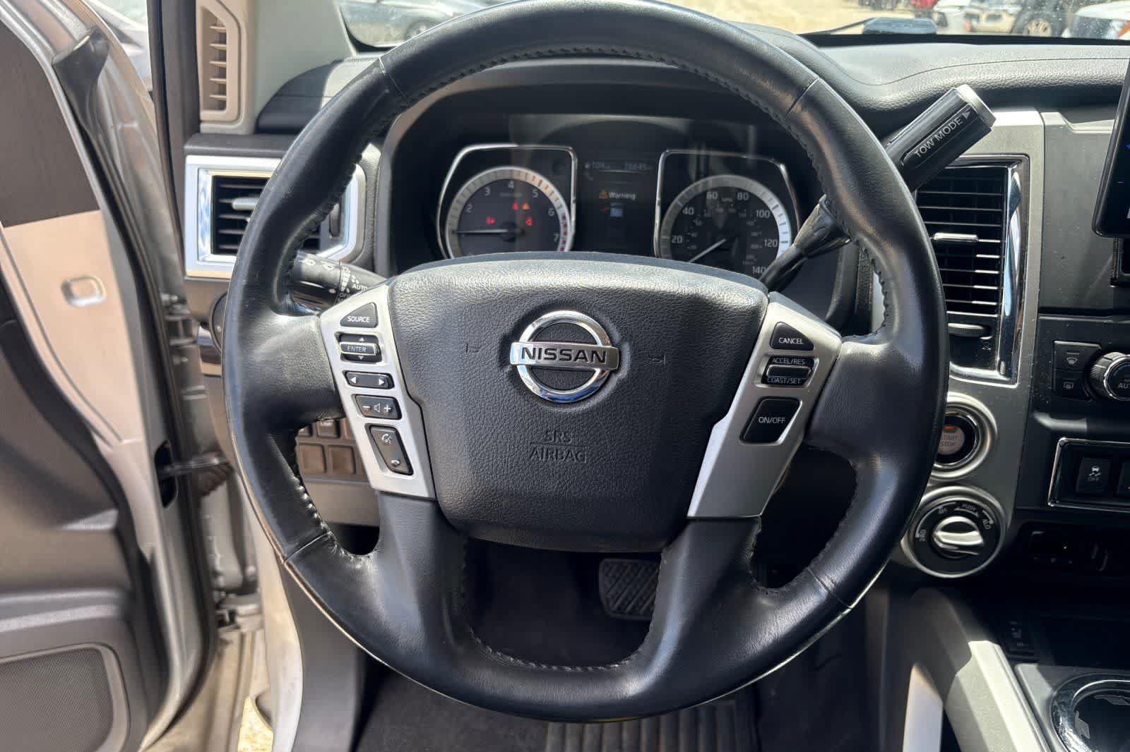 Used 2017 Nissan Titan SV AWD/4WD image 23