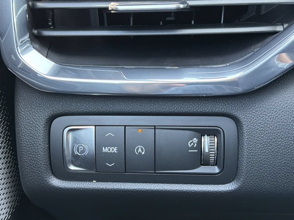 New 2026 GMC Acadia Denali Ultimate FWD image 11