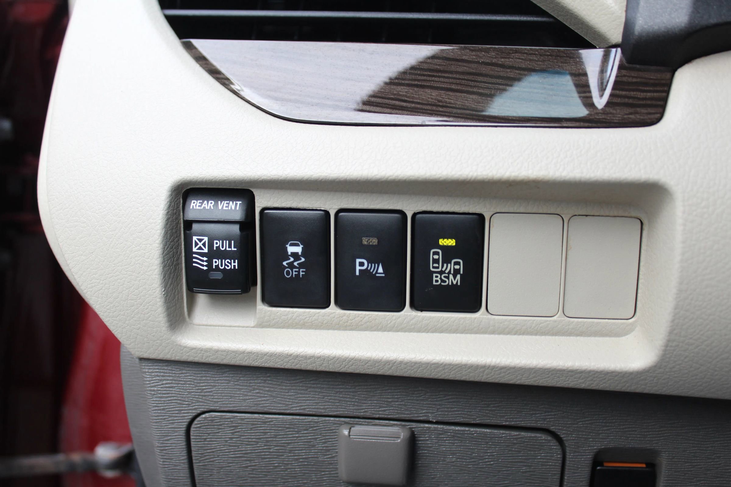 Used 2015 Toyota Sienna XLE Premium image 23