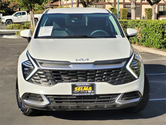 Used 2024 Kia Sportage LX image 3