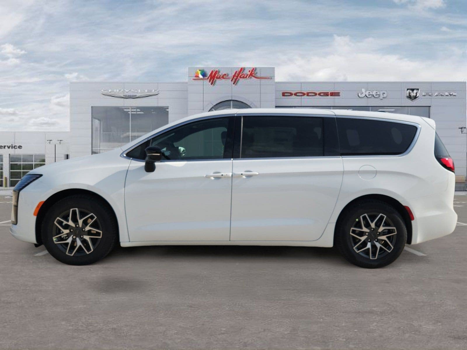 New 2027 Chrysler Pacifica Limited FWD image 2