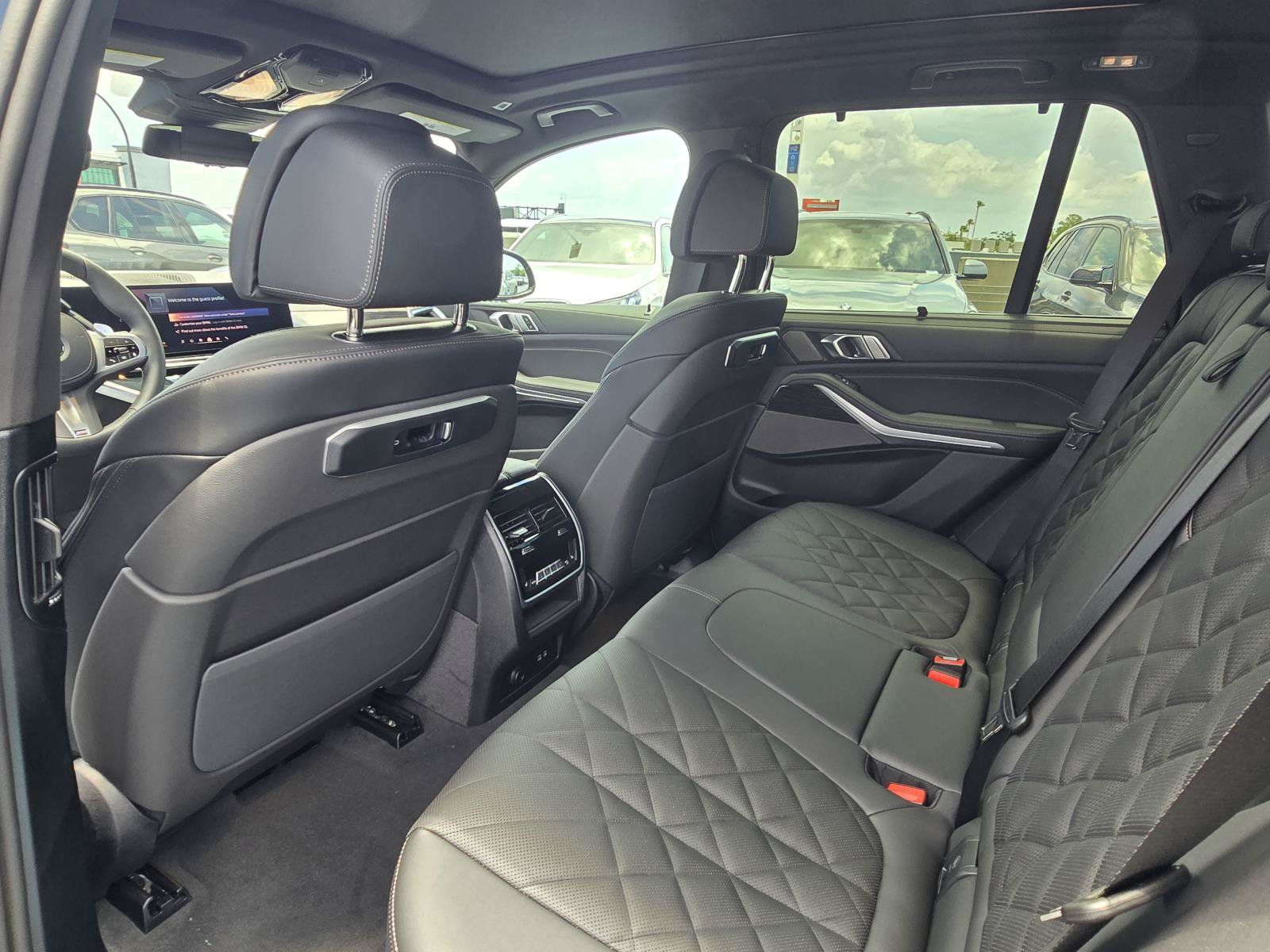 New 2026 BMW X5 xDrive40i w/ M Sport Package AWD/4WD image 11