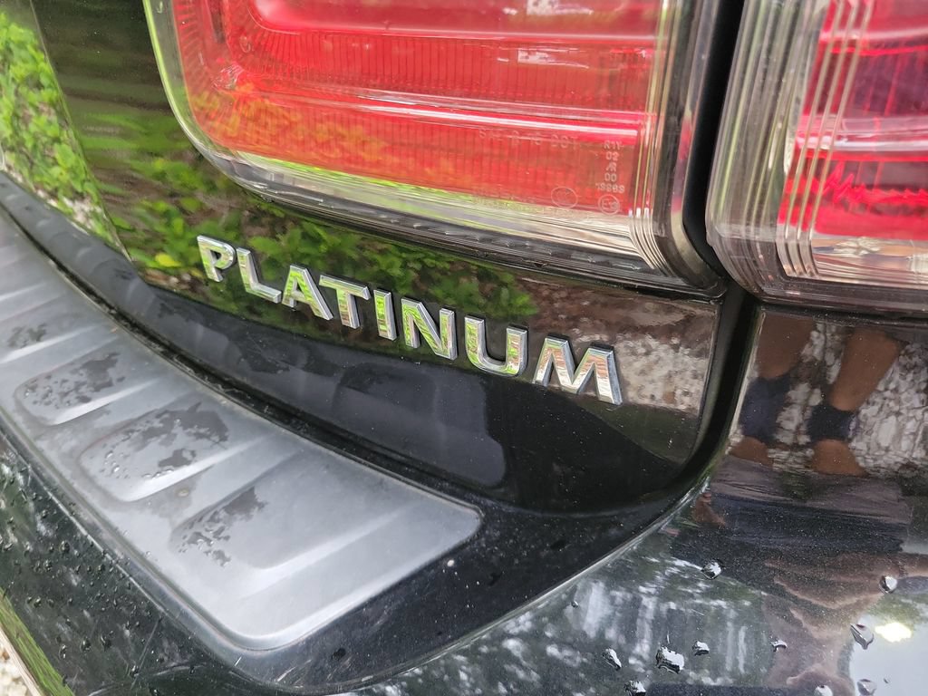 Used 2019 Nissan Armada Platinum RWD image 16