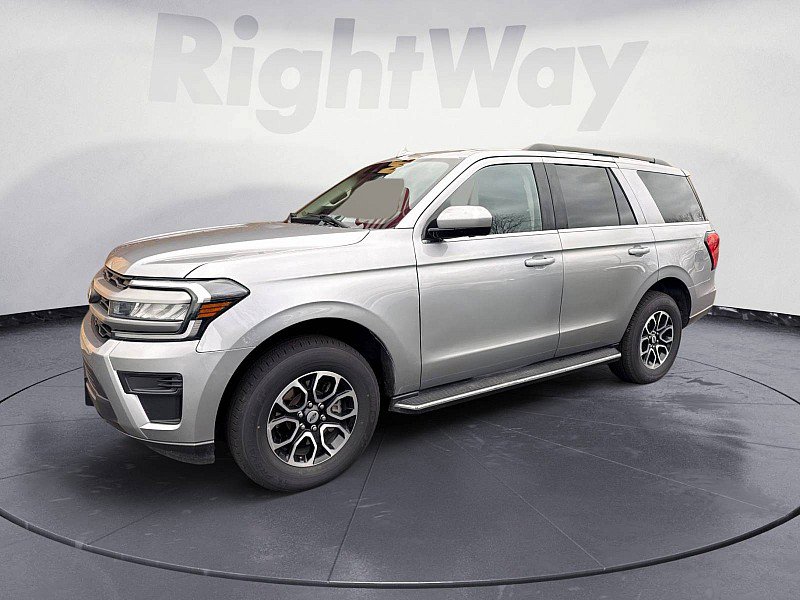 Used 2023 Ford Expedition XLT image 1