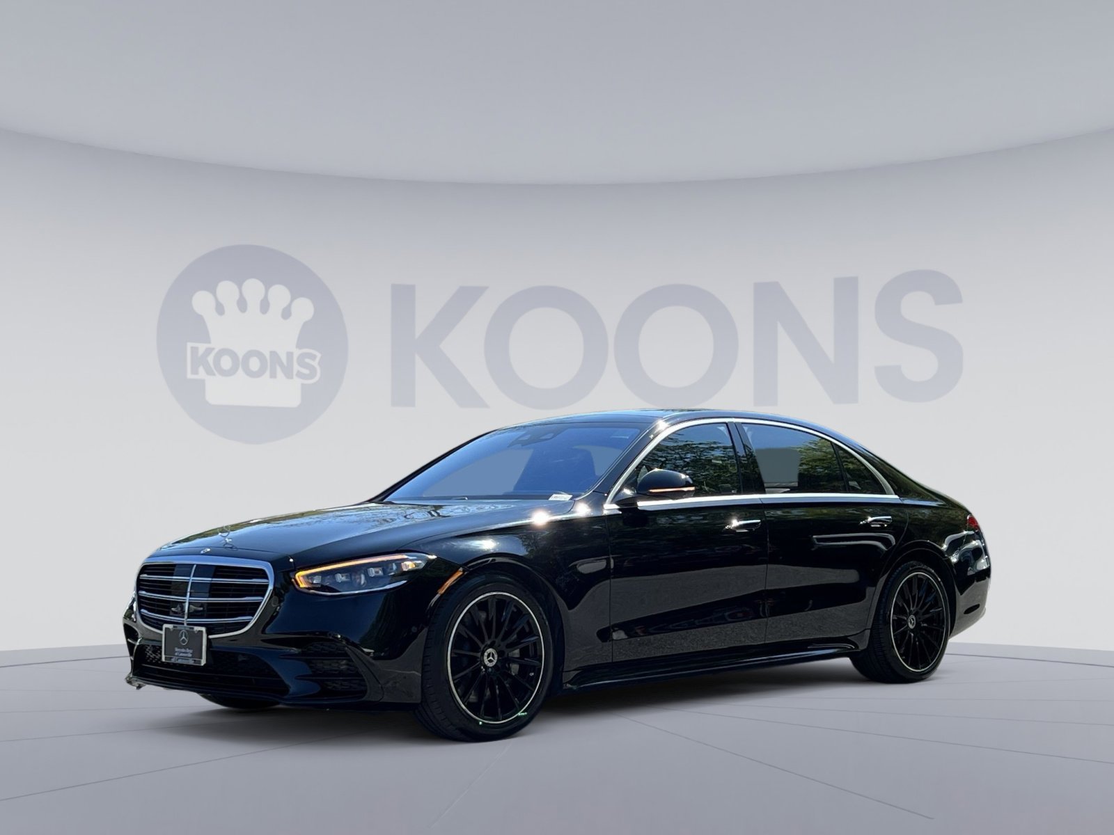 Certified 2022 Mercedes-Benz S 500 4MATIC w/ AMG Line Package image 2