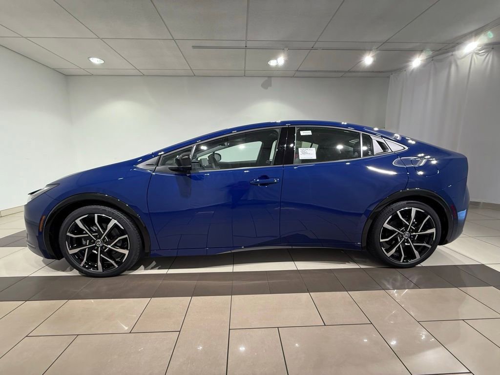 New 2026 Toyota Prius Plug-In Hybrid FWD image 2