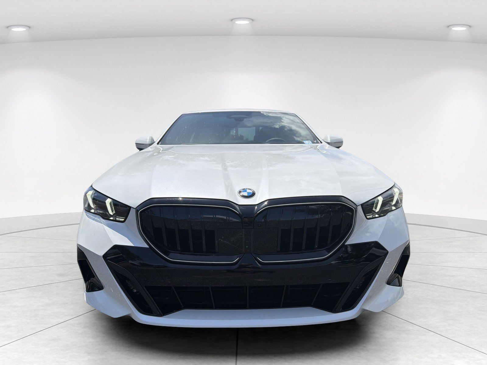 New 2027 BMW 540i xDrive w/ M Sport Package AWD/4WD image 2