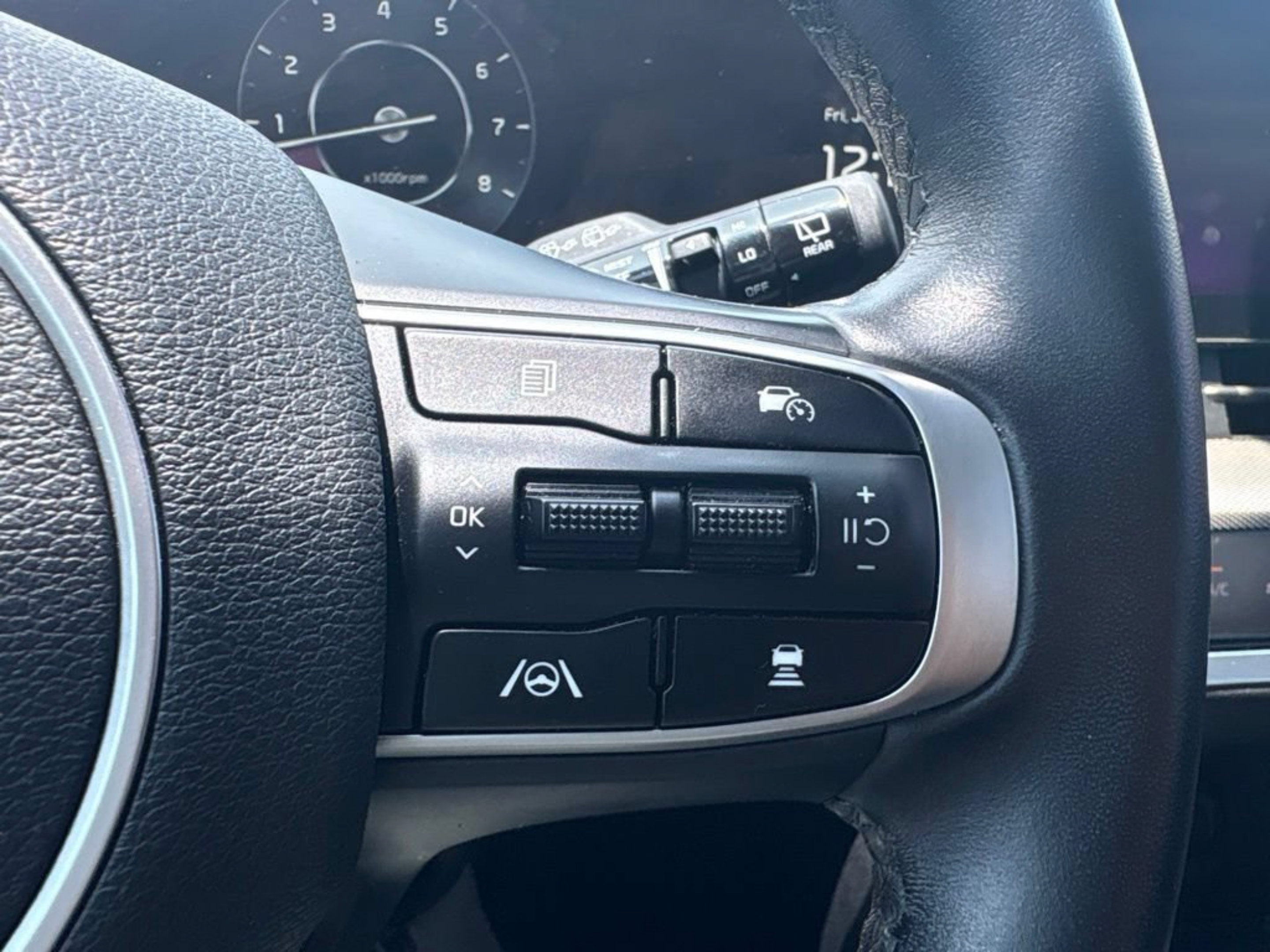 Used 2023 Kia Sportage SX FWD image 9