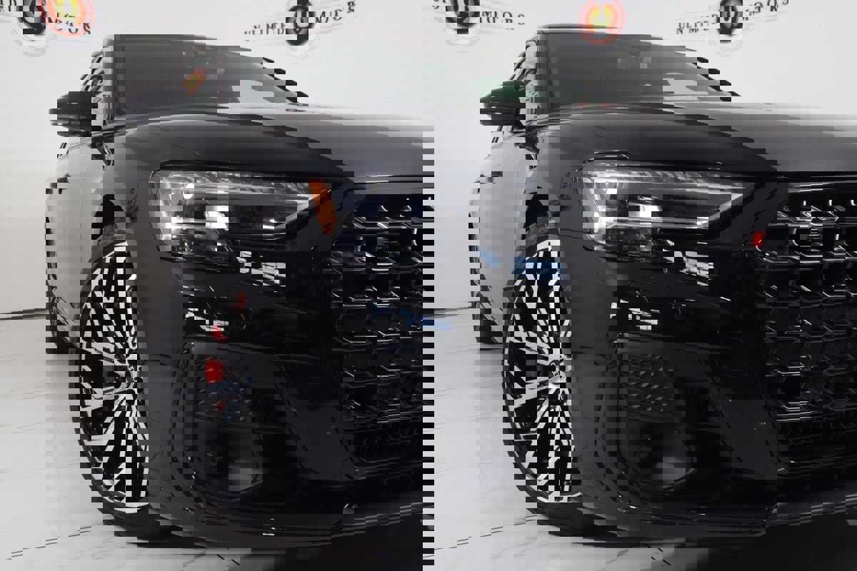 Used 2025 Audi S8 image 29