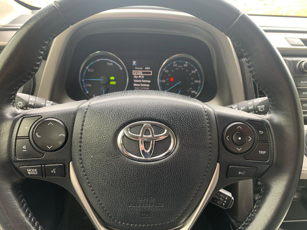 Used 2017 Toyota RAV4 XLE image 17