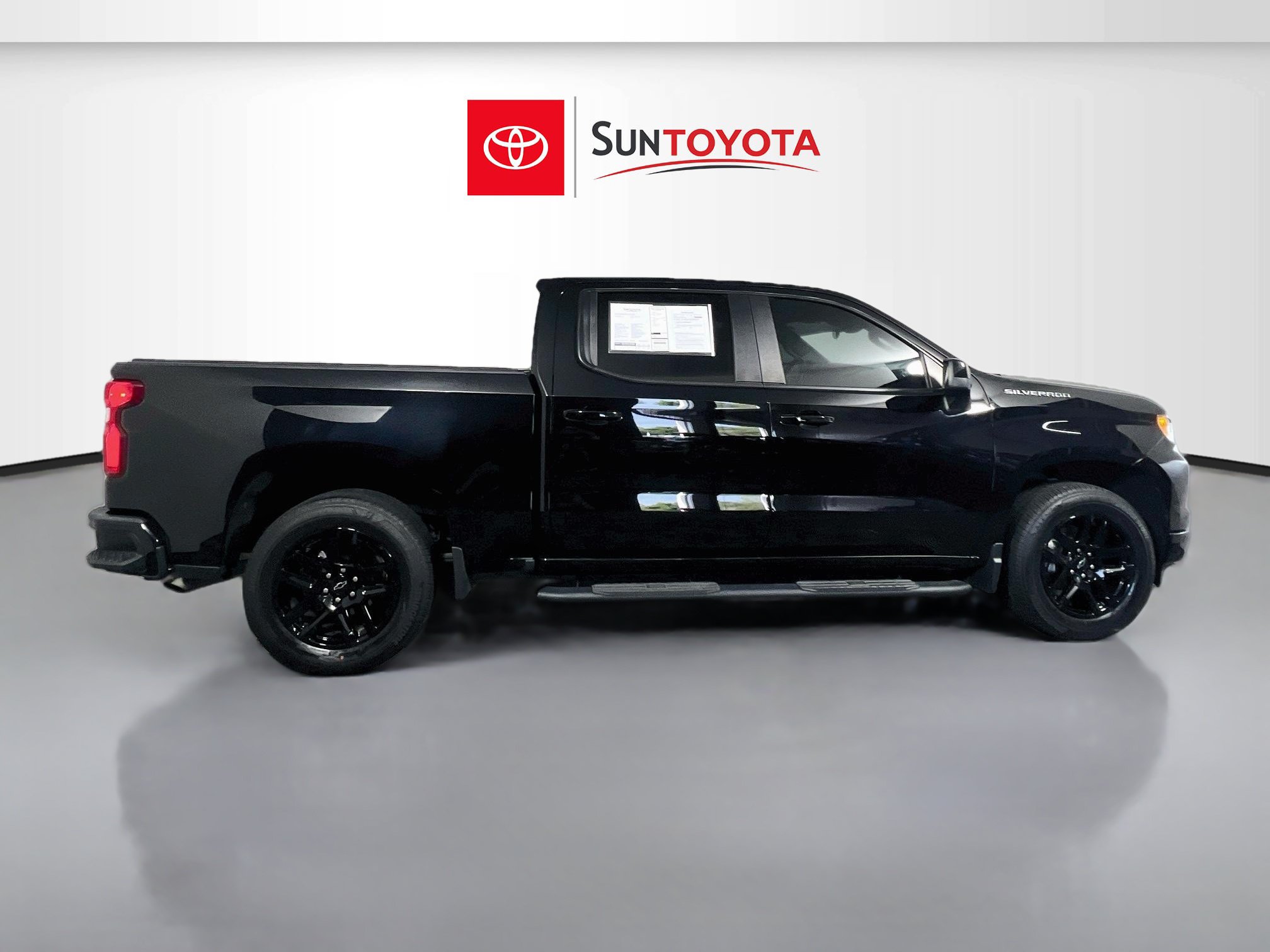 Used 2022 Chevrolet Silverado 1500 RST w/ Protection Package RWD image 2